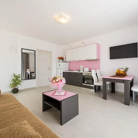 Villa Kabalero - Four-bedroom With Private Pool
