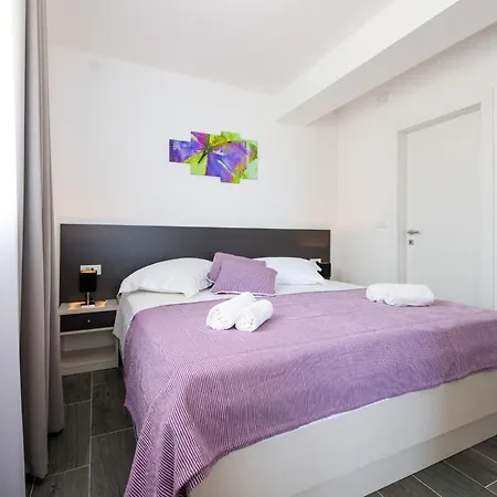 Kabalero - Four-bedroom With Private Pool *
