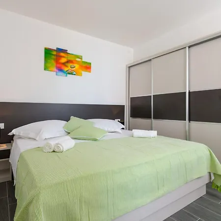 Kabalero - Four-bedroom With Private Pool Gruda
