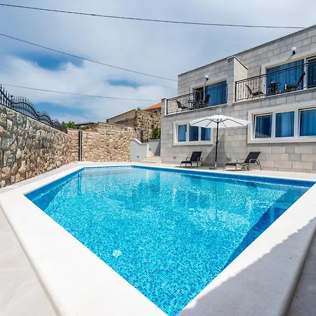 Kabalero - Four-bedroom With Private Pool * Gruda