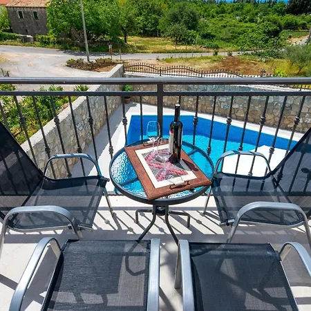 Villa Kabalero - Four-bedroom With Private Pool *